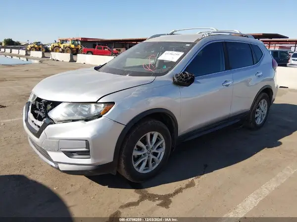 5N1AT2MV4KC737387 2019 NISSAN ROGUE - Image 2