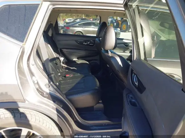 5N1AT2MV4KC755128 2019 NISSAN ROGUE - Image 8