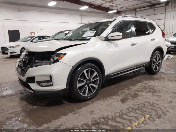 5N1AT2MV4KC755596 2019 NISSAN ROGUE - Image 2