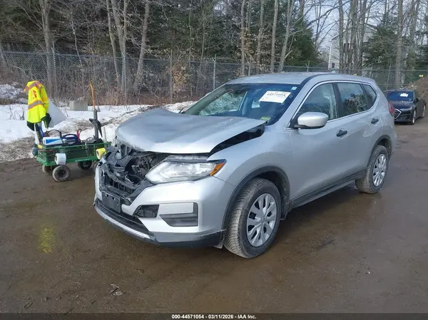 5N1AT2MV4KC796763 2019 NISSAN ROGUE - Image 2