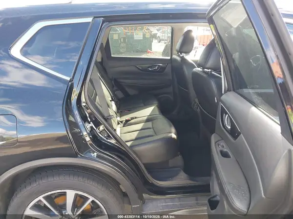 5N1AT2MV4KC811052 2019 NISSAN ROGUE - Image 8