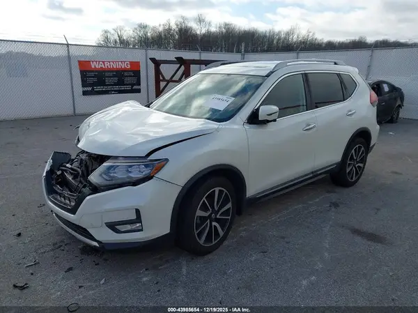 5N1AT2MV4KC812704 2019 NISSAN ROGUE - Image 2