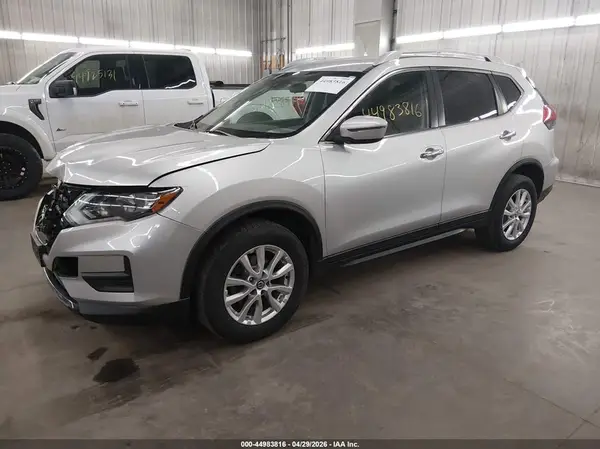 5N1AT2MV4KC830832 2019 NISSAN ROGUE - Image 2