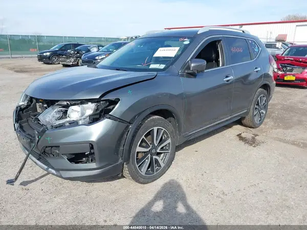 5N1AT2MV4LC724561 2020 NISSAN ROGUE - Image 2