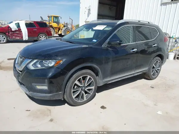 5N1AT2MV4LC760461 2020 NISSAN ROGUE - Image 2
