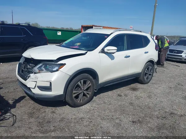 5N1AT2MV4LC792584 2020 NISSAN ROGUE - Image 2