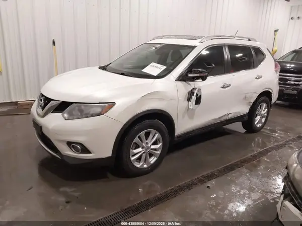 5N1AT2MV5GC738586 2016 NISSAN ROGUE - Image 2