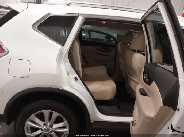 5N1AT2MV5GC738586 2016 NISSAN ROGUE - Image 8