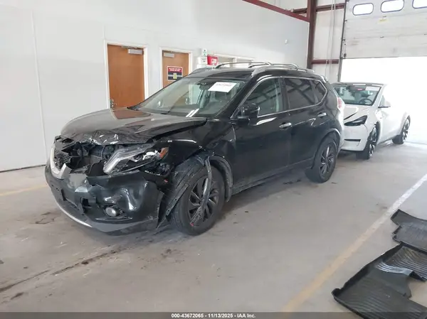 5N1AT2MV5GC738765 2016 NISSAN ROGUE - Image 2