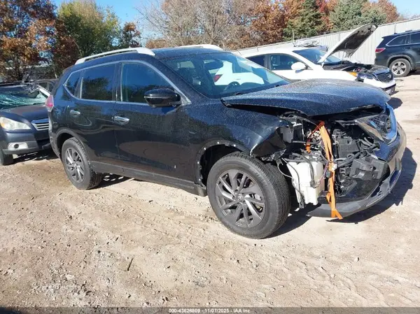 5N1AT2MV5GC761494 2016 NISSAN ROGUE - Image 1