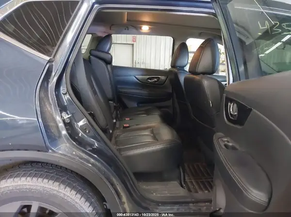 5N1AT2MV5GC812427 2016 NISSAN ROGUE - Image 8