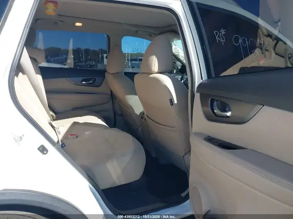 5N1AT2MV5GC856945 2016 NISSAN ROGUE - Image 8