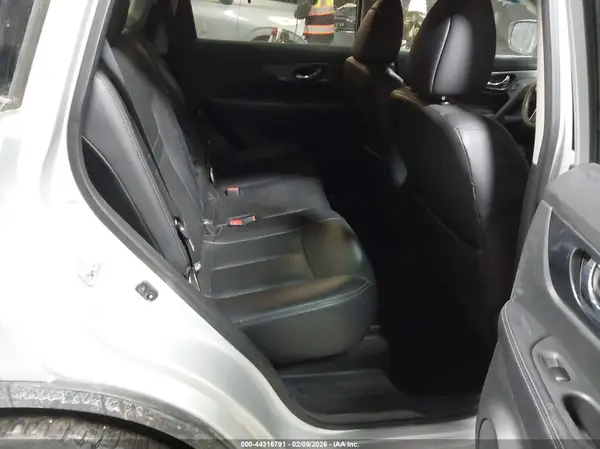 5N1AT2MV5GC915105 2016 NISSAN ROGUE - Image 8