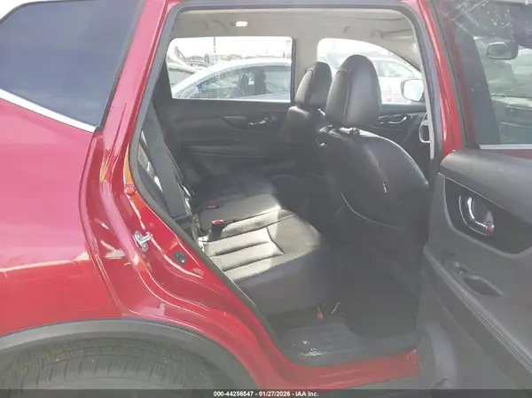5N1AT2MV5HC732627 2017 NISSAN ROGUE - Image 8