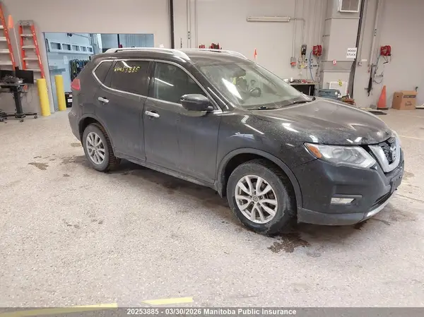 5N1AT2MV5HC735396 2017 NISSAN ROGUE - Image 1