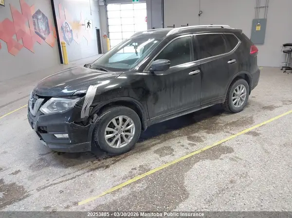 5N1AT2MV5HC735396 2017 NISSAN ROGUE - Image 2