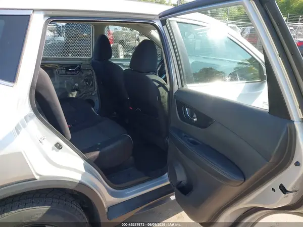 5N1AT2MV5HC736337 2017 NISSAN ROGUE - Image 8