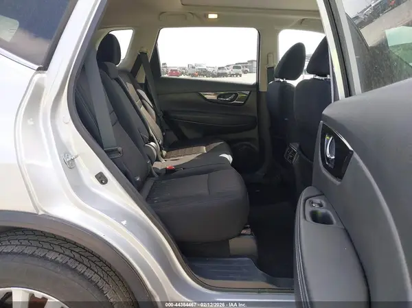 5N1AT2MV5HC736449 2017 NISSAN ROGUE - Image 8
