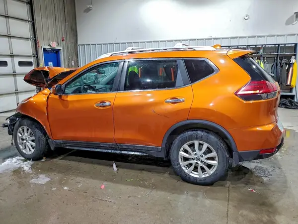 5N1AT2MV5HC739268 2017 NISSAN ROGUE - Image 2