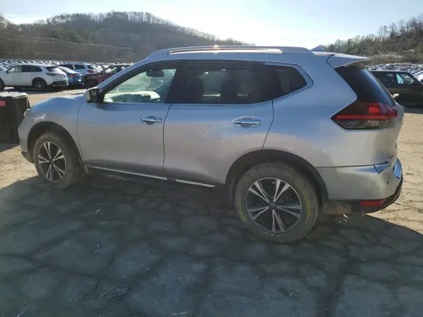 5N1AT2MV5HC740212 2017 NISSAN ROGUE - Image 2