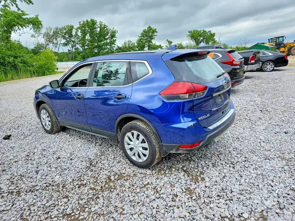 5N1AT2MV5HC743823 2017 NISSAN ROGUE - Image 2