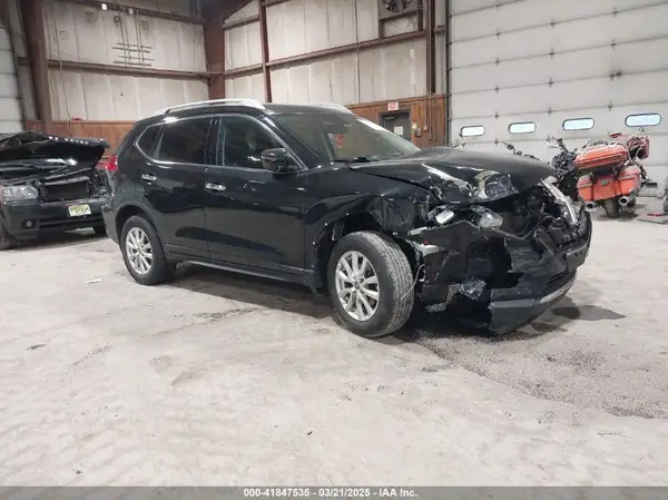 5N1AT2MV5HC746236 2017 NISSAN ROGUE - Image 1