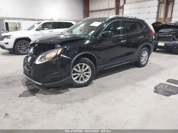 5N1AT2MV5HC746236 2017 NISSAN ROGUE - Image 2