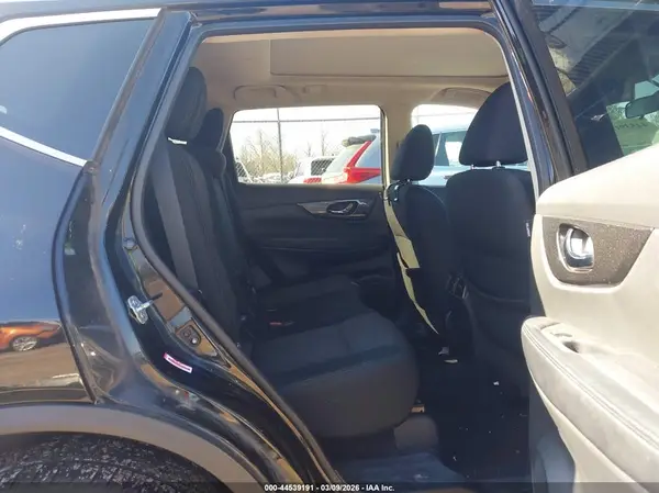 5N1AT2MV5HC751128 2017 NISSAN ROGUE - Image 8