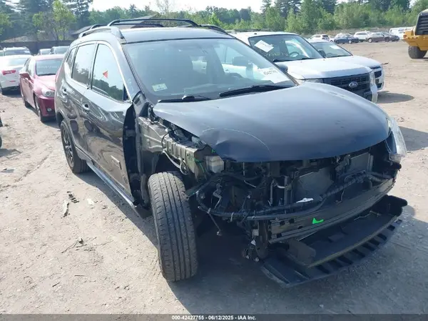 5N1AT2MV5HC755535 2017 NISSAN ROGUE - Image 1