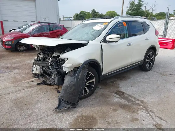 5N1AT2MV5HC761660 2017 NISSAN ROGUE - Image 2