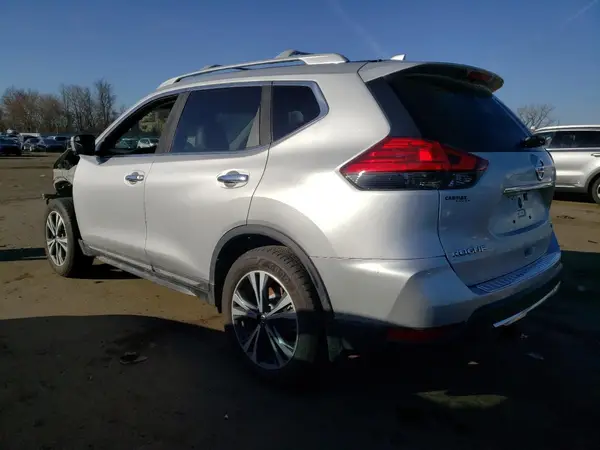 5N1AT2MV5HC761805 2017 NISSAN ROGUE - Image 2