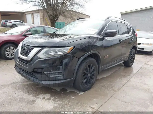 5N1AT2MV5HC765577 2017 NISSAN ROGUE - Image 2