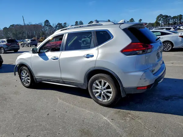 5N1AT2MV5HC768298 2017 NISSAN ROGUE - Image 2