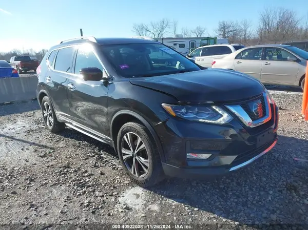 5N1AT2MV5HC769838 2017 NISSAN ROGUE - Image 1