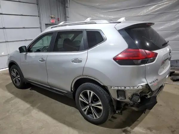 5N1AT2MV5HC772870 2017 NISSAN ROGUE - Image 2