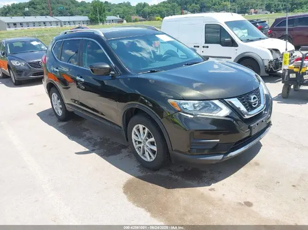 5N1AT2MV5HC775798 2017 NISSAN ROGUE - Image 1