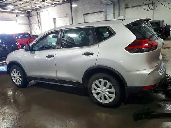 5N1AT2MV5HC785182 2017 NISSAN ROGUE - Image 2