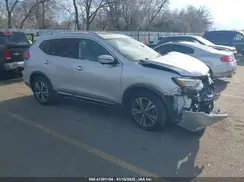 5N1AT2MV5HC794609 2017 NISSAN ROGUE