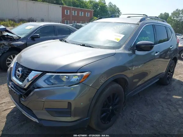 5N1AT2MV5HC799874 2017 NISSAN ROGUE - Image 2