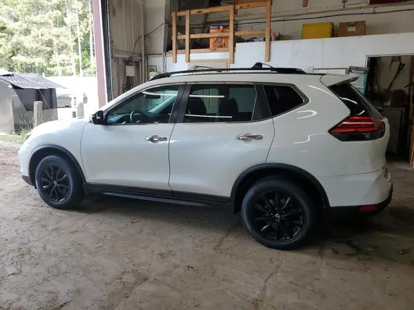 5N1AT2MV5HC803146 2017 NISSAN ROGUE - Image 2