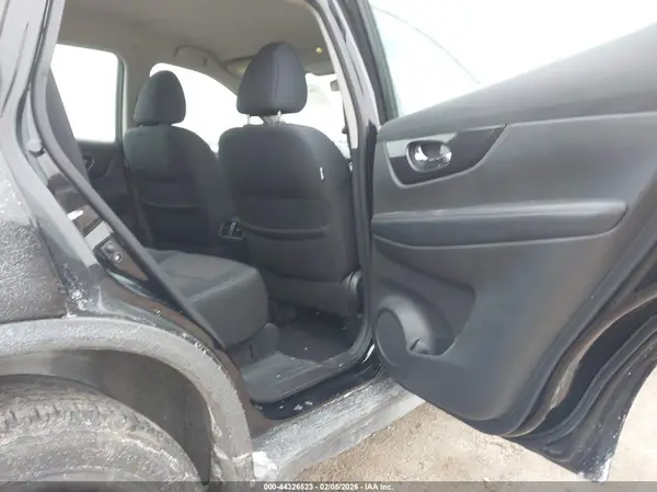 5N1AT2MV5HC807584 2017 NISSAN ROGUE - Image 8