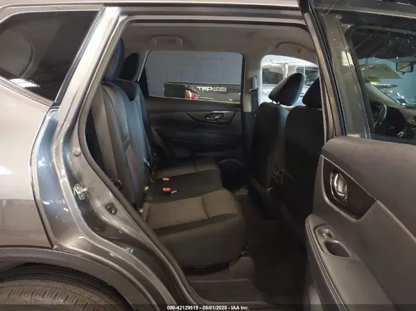 5N1AT2MV5HC809206 2017 NISSAN ROGUE - Image 8