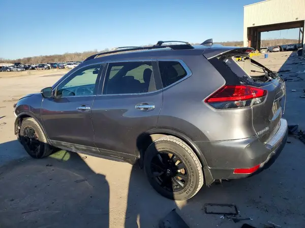 5N1AT2MV5HC810680 2017 NISSAN ROGUE - Image 2