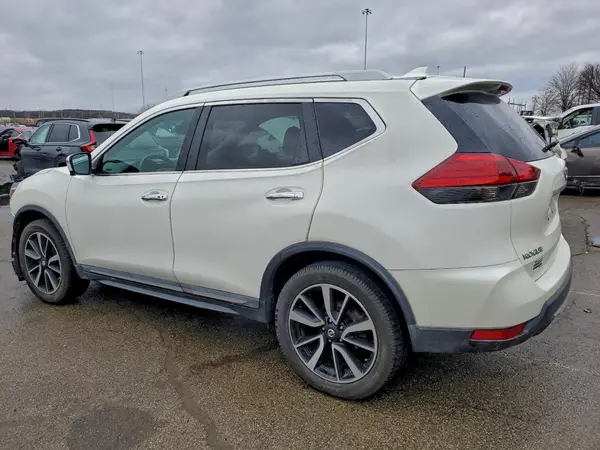 5N1AT2MV5HC812557 2017 NISSAN ROGUE - Image 2
