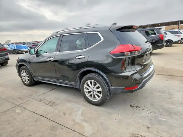 5N1AT2MV5HC813773 2017 NISSAN ROGUE - Image 2
