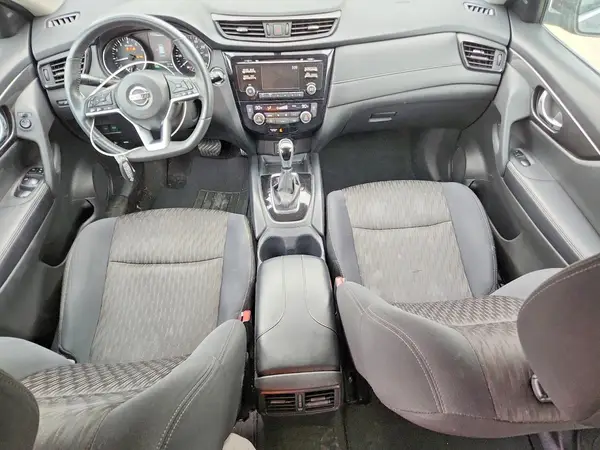 5N1AT2MV5HC813773 2017 NISSAN ROGUE - Image 8