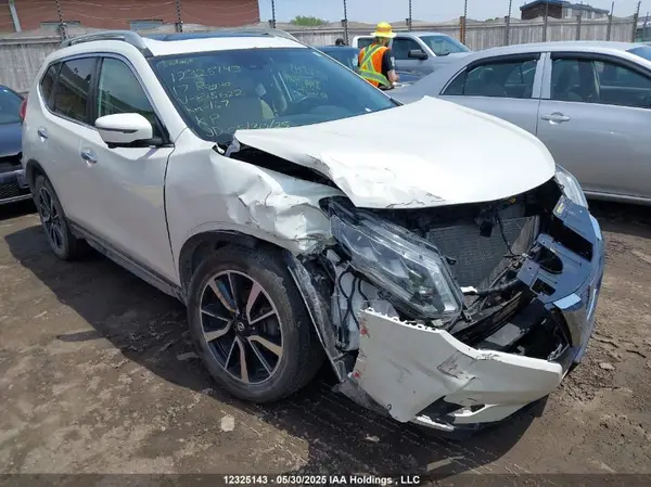 5N1AT2MV5HC815622 2017 NISSAN ROGUE - Image 1