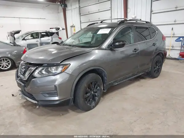 5N1AT2MV5HC816186 2017 NISSAN ROGUE - Image 2