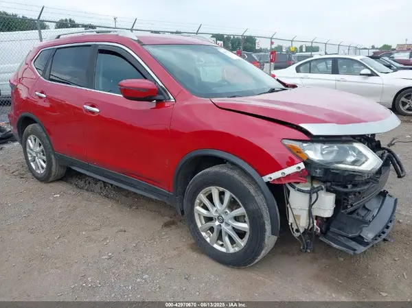 5N1AT2MV5HC821100 2017 NISSAN ROGUE - Image 1