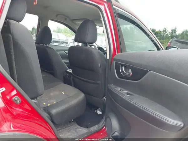 5N1AT2MV5HC821100 2017 NISSAN ROGUE - Image 8